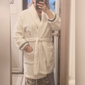 DKNY thick / soft bathrobe